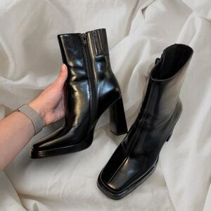 Jeffrey Campbell Sherpal Bootie size 5